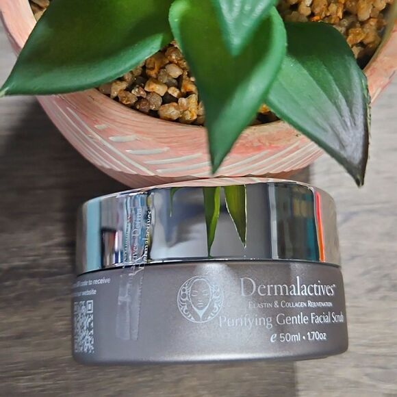 DERMALACTIVES Purifying Gentle Facial Scrub 50ml 1.7oz New Sealed Msrp $140 - Picture 3 of 8
